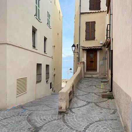 New - Vieil - Les Remparts דירה