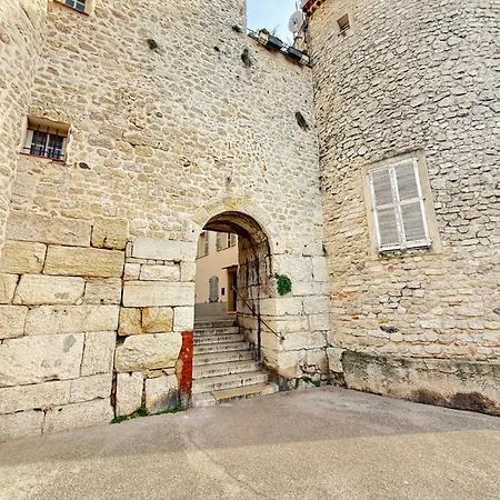 New - Vieil - Les Remparts * アンティーブ