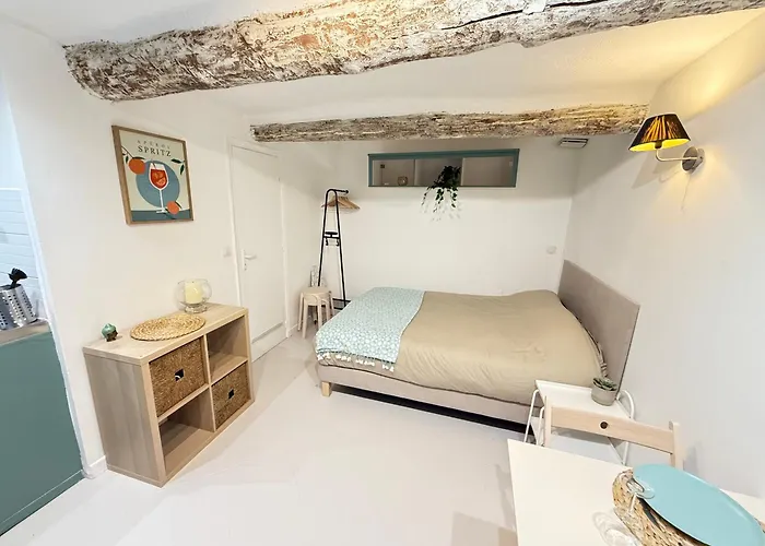 New - Vieil - Les Remparts * Antibes