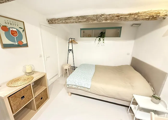 New - Vieil - Les Remparts * Antibes