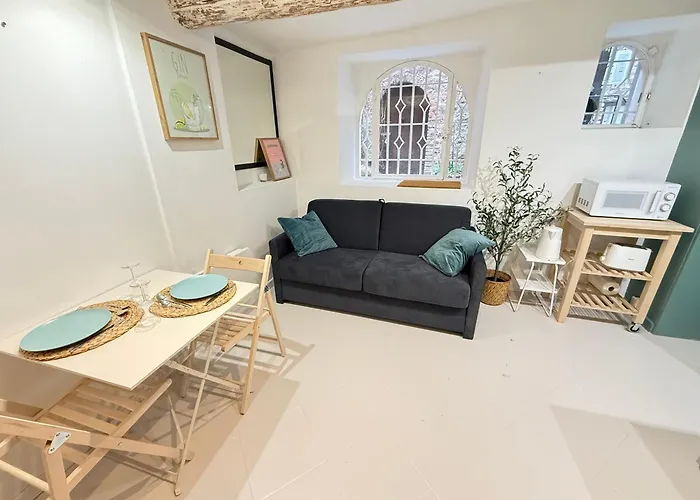 Lägenhet New - Vieil - Les Remparts Antibes