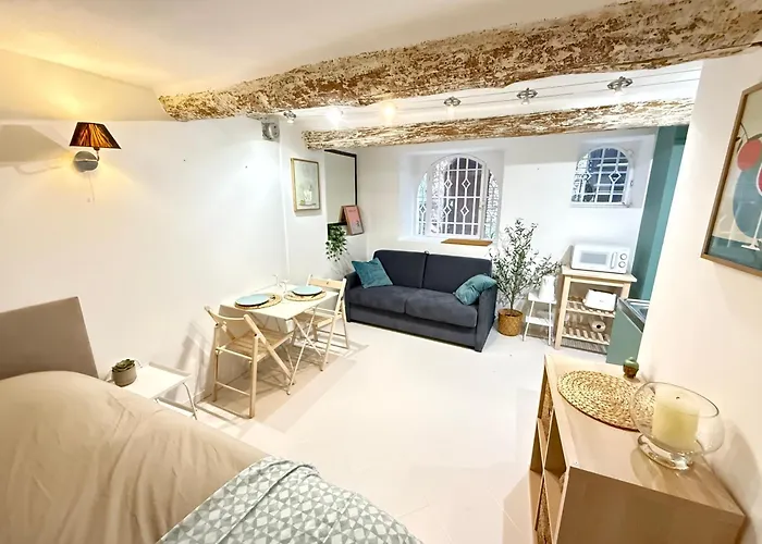 New - Vieil - Les Remparts Antibes